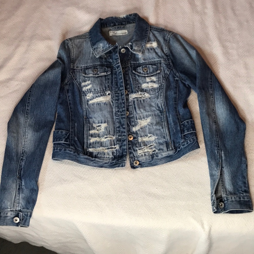 Vintage distressed jean jacket 💣🔥